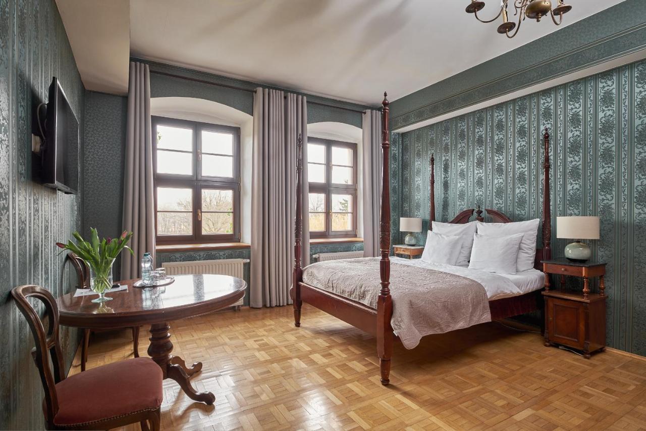 Boutique Palac Warmatowice Sienkiewiczowskie Legnica Bagian luar foto