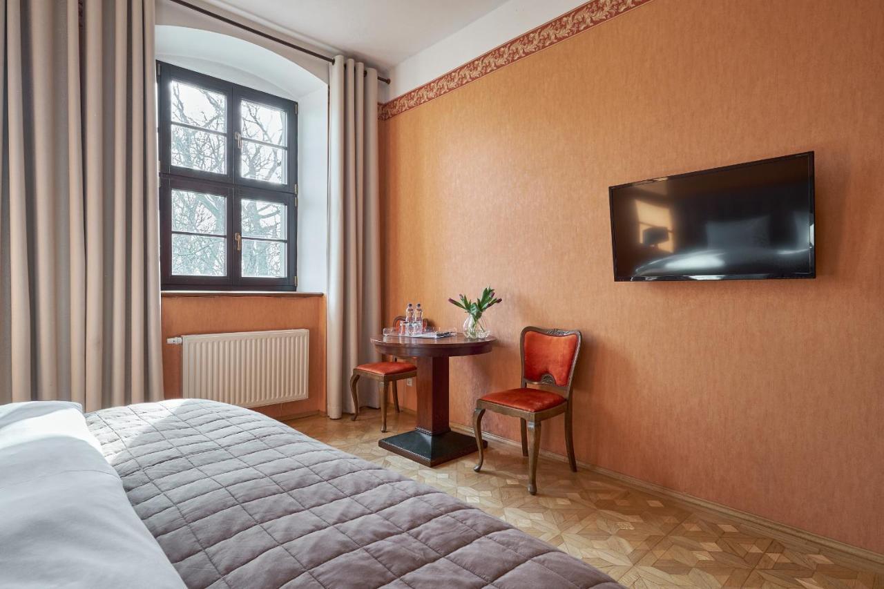 Boutique Palac Warmatowice Sienkiewiczowskie Legnica Bagian luar foto