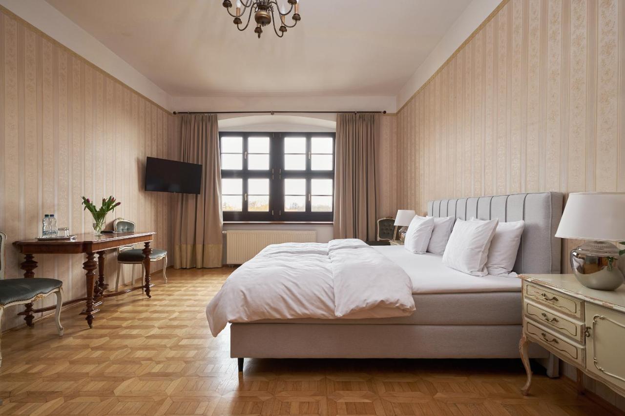 Boutique Palac Warmatowice Sienkiewiczowskie Legnica Bagian luar foto