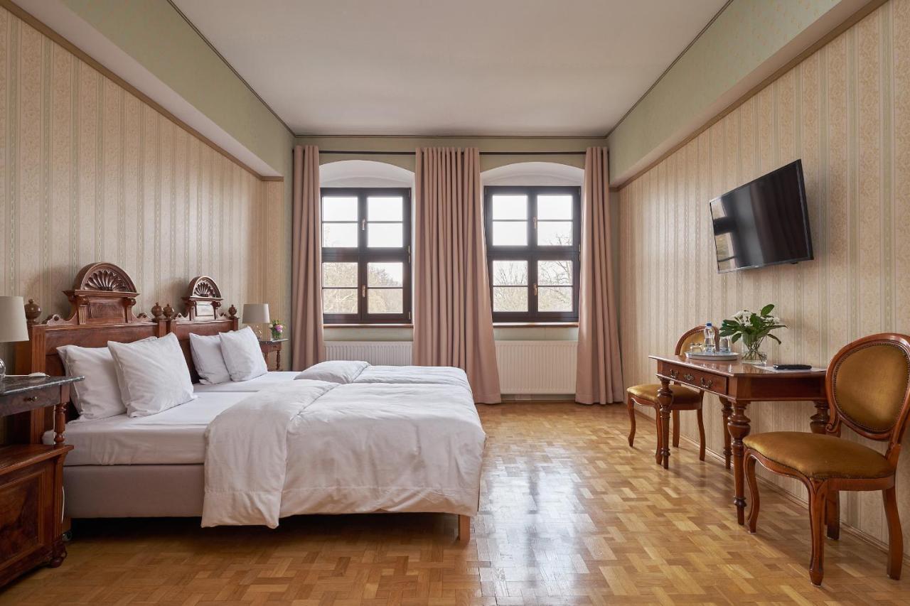 Boutique Palac Warmatowice Sienkiewiczowskie Legnica Bagian luar foto