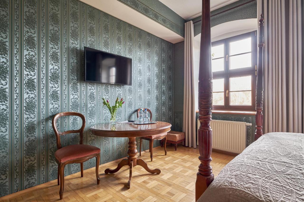 Boutique Palac Warmatowice Sienkiewiczowskie Legnica Bagian luar foto