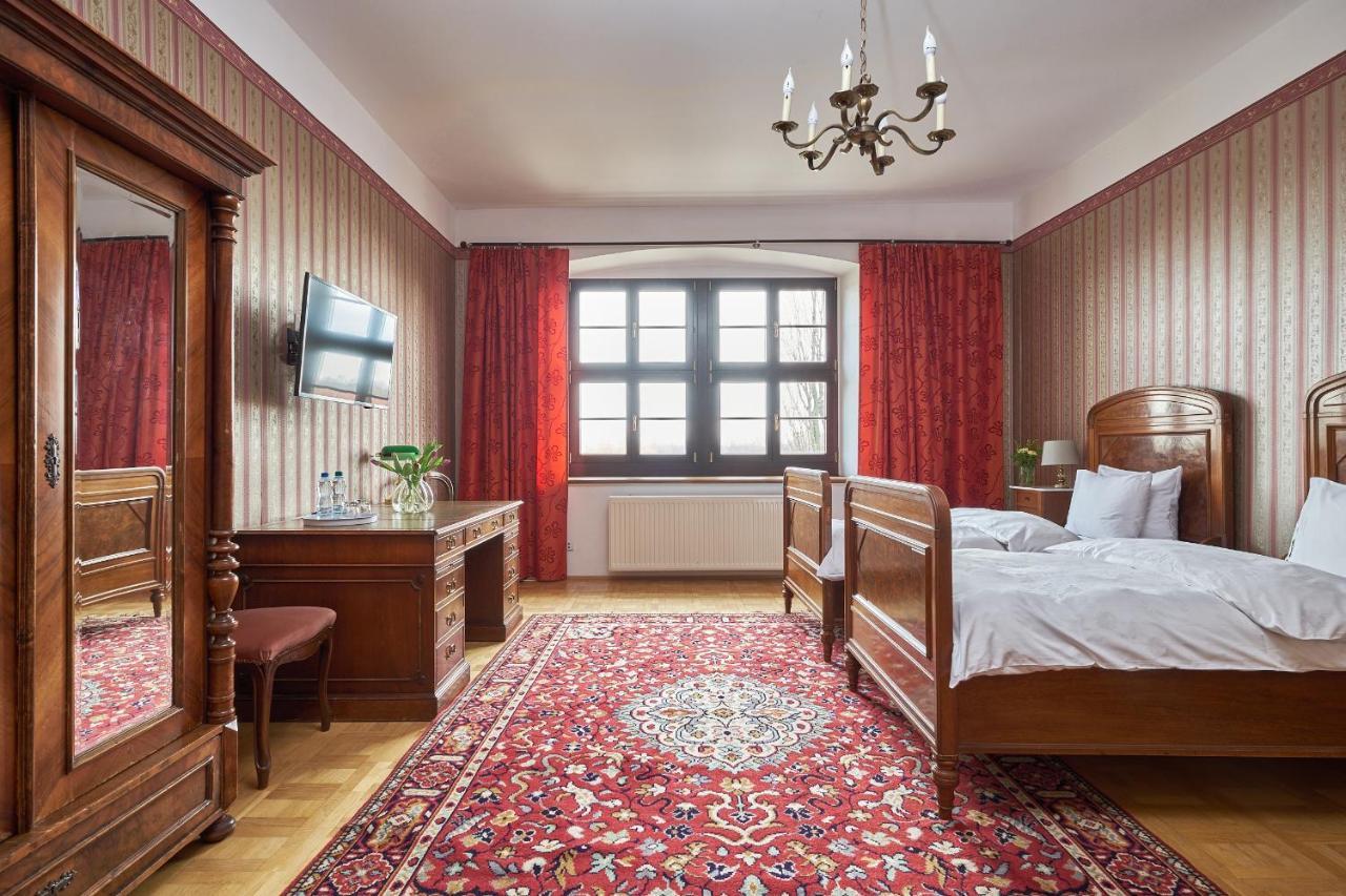 Boutique Palac Warmatowice Sienkiewiczowskie Legnica Bagian luar foto