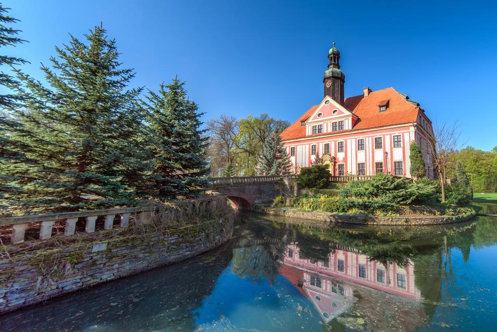 Boutique Palac Warmatowice Sienkiewiczowskie Legnica Bagian luar foto