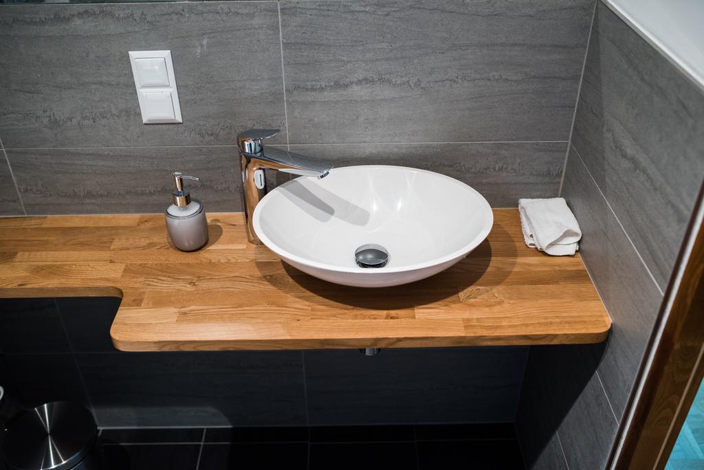 Boutique Palac Warmatowice Sienkiewiczowskie Legnica Bagian luar foto